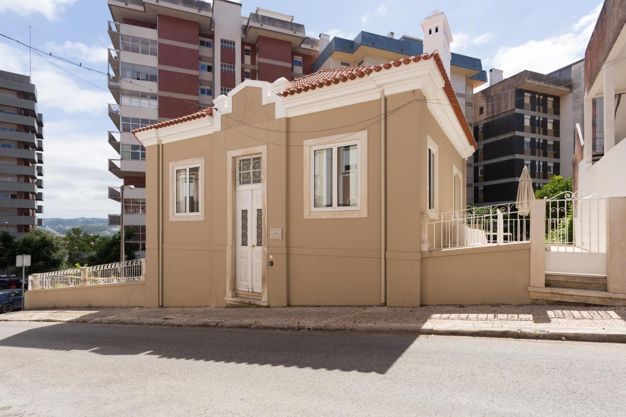 Vila Julieta Guesthouse Coimbra Dış mekan fotoğraf